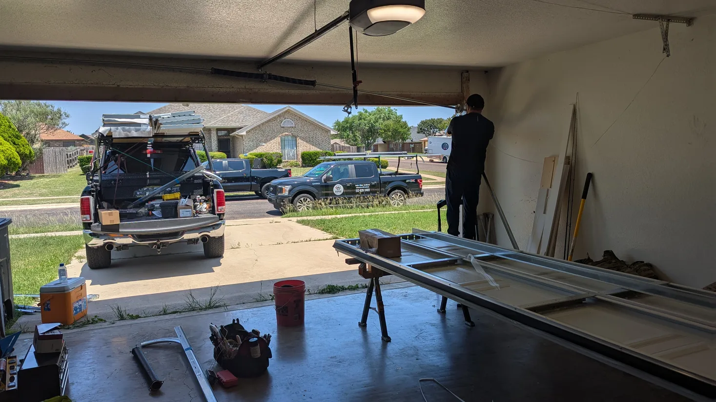 Garage Door Installation and Garage Door Repair Trends Homeowners Are Choosing
