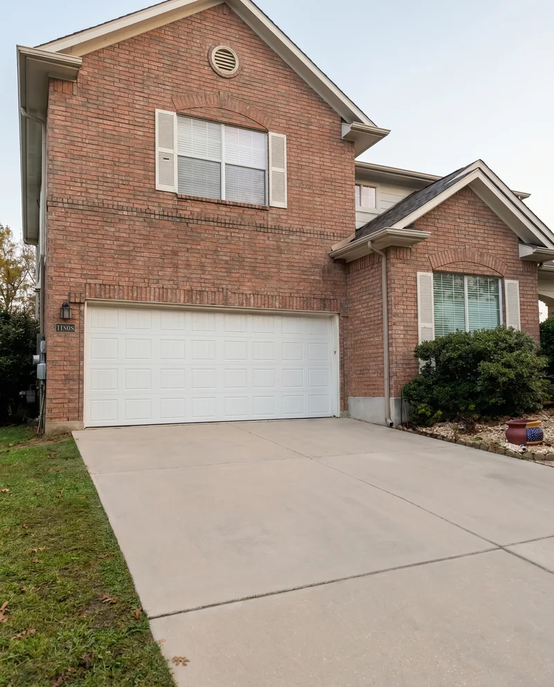 Garage door repair and service for a Kyle, TX home